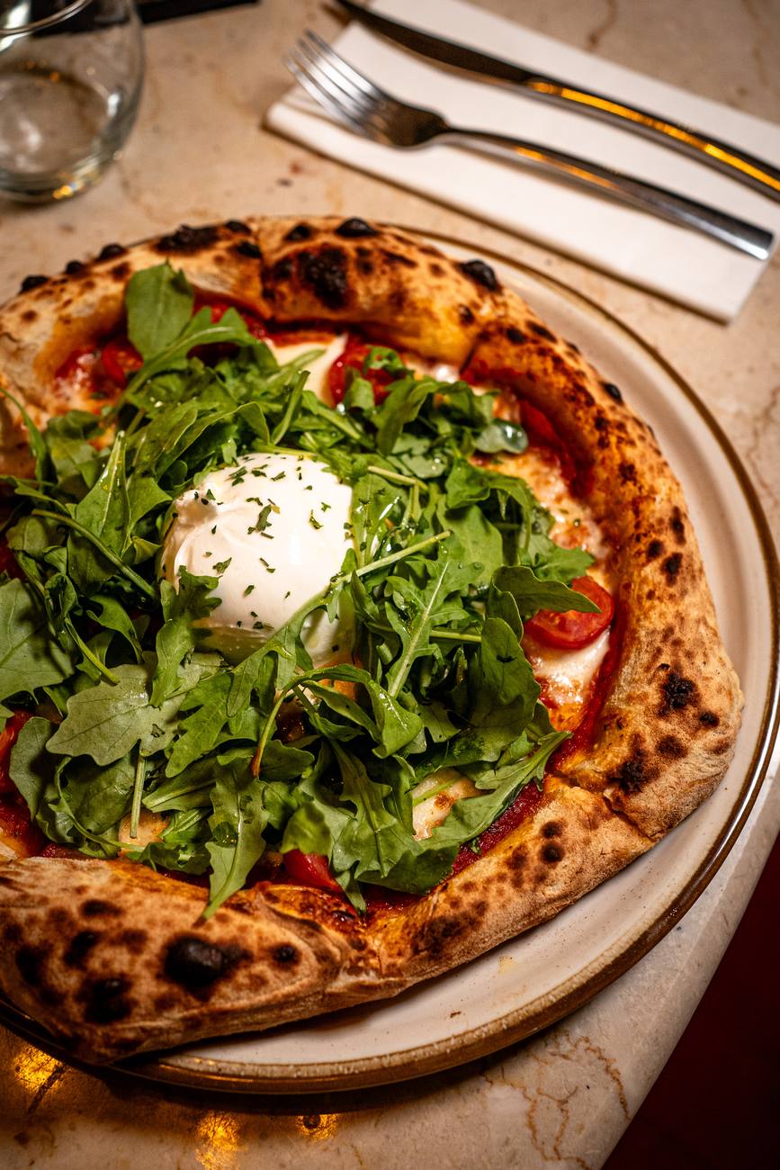 Pizza roquette et burrata du Cosy